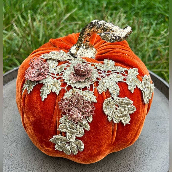 One orange velour gold lace pumpkinš„ Mark Roberts, Katherineās collection style - Picture 1 of 4